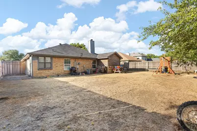 1060 Parkhill Avenue, Saginaw, TX 76179 - Photo 29