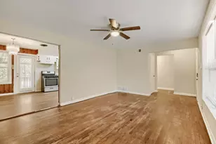 1811 W College St, Sherman, TX 75092 - Photo 3