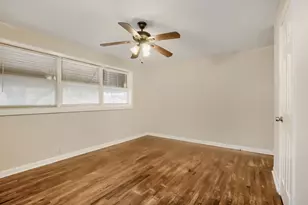 1811 W College St, Sherman, TX 75092 - Photo 11