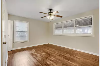 1811 W College Street, Sherman, TX 75092 - Photo 9
