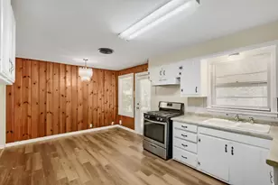 1811 W College St, Sherman, TX 75092 - Photo 7