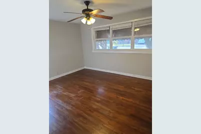 1811 W College Street, Sherman, TX 75092 - Photo 9