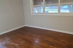1811 W College St, Sherman, TX 75092 - Photo 9