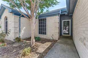 8104 Berkshire Dr, Fort Worth, TX 76137 - Photo 3