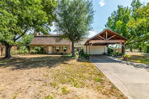 719 S Houston St, Edgewood, TX 75117 - Photo 1