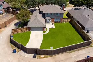 10231 Castle Dr, Frisco, TX 75035 - Photo 3