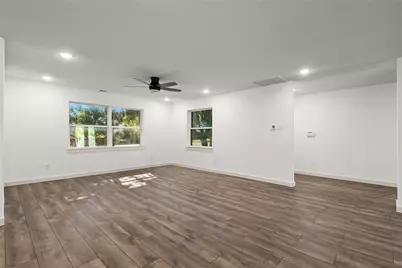 909 Robertson Road, Grand Prairie, TX 75050 - Photo 5
