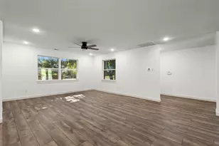 909 Robertson Rd, Grand Prairie, TX 75050 - Photo 5