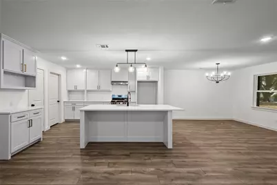 909 Robertson Road, Grand Prairie, TX 75050 - Photo 11