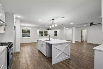909 Robertson Road, Grand Prairie, TX 75050 - Photo 15