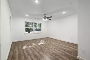 909 Robertson Rd, Grand Prairie, TX 75050 - Photo 17
