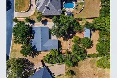 909 Robertson Road, Grand Prairie, TX 75050 - Photo 33