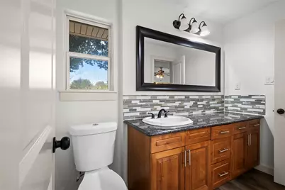 909 Robertson Road, Grand Prairie, TX 75050 - Photo 23