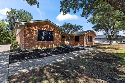 909 Robertson Road, Grand Prairie, TX 75050 - Photo 3