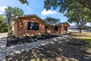 909 Robertson Rd, Grand Prairie, TX 75050 - Photo 3