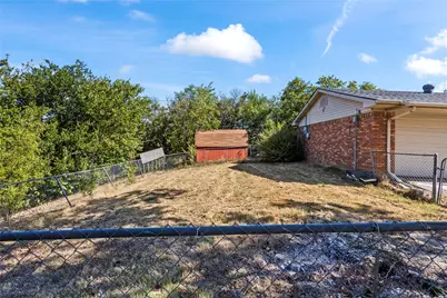 909 Robertson Road, Grand Prairie, TX 75050 - Photo 29