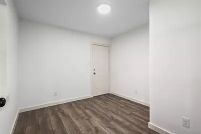 909 Robertson Road, Grand Prairie, TX 75050 - Photo 9