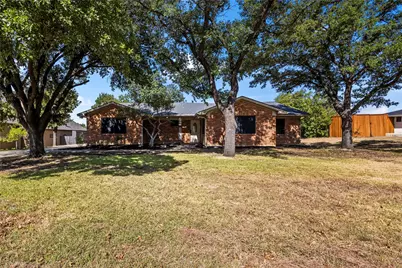 909 Robertson Road, Grand Prairie, TX 75050 - Photo 3