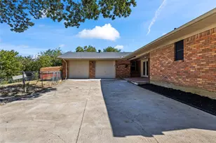 909 Robertson Rd, Grand Prairie, TX 75050 - Photo 27