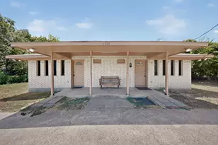 1305 N Kaufman St, Ennis, TX 75119 - Photo 1