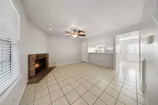 929 W Hickory St, Denton, TX 76201 - Photo 9
