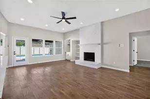 319 Hummingbird Ln, Duncanville, TX 75137 - Photo 11