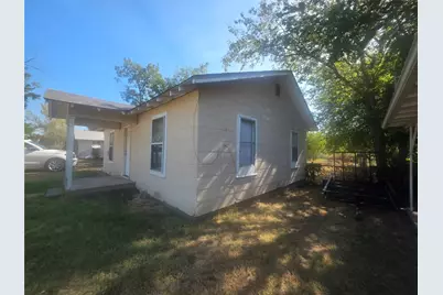 209 Ohio Avenue, Graham, TX 76450 - Photo 3