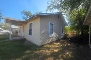 209 Ohio Ave, Graham, TX 76450 - Photo 3