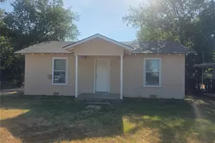 209 Ohio Ave, Graham, TX 76450 - Photo 1