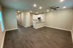 813 W Coffin St, Denison, TX 75020 - Photo 3