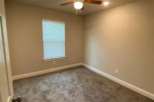 813 W Coffin St, Denison, TX 75020 - Photo 9