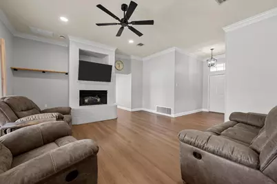 325 Fannin Drive, Hewitt, TX 76643 - Photo 7