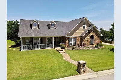 1602 Jefferson Street, Bowie, TX 76230 - Photo 1