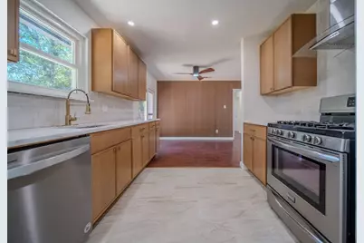 2901 Maple Drive, Garland, TX 75042 - Photo 11