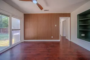 2901 Maple Dr, Garland, TX 75042 - Photo 7