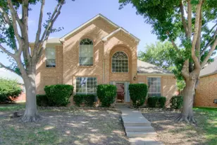 1369 Colby Dr, Lewisville, TX 75067 - Photo 3