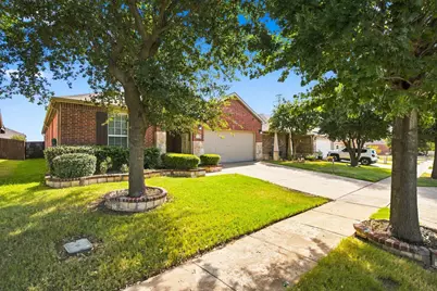 2332 Angoni Way, Fort Worth, TX 76131 - Photo 3