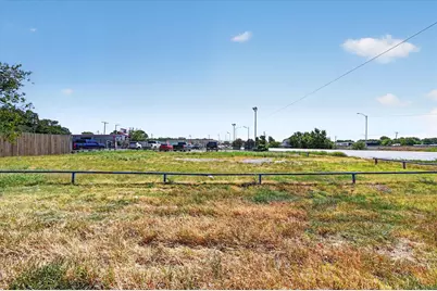 2126 W Main Street, Grand Prairie, TX 75050 - Photo 11