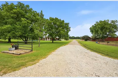 905 Crawford Road, Sadler, TX 76264 - Photo 3
