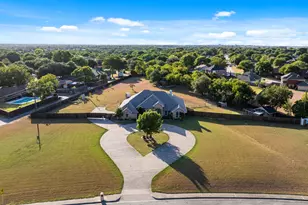 1055 The Meadows Pkwy, DeSoto, TX 75115 - Photo 39