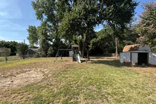 732 Dunaway Ln, Azle, TX 76020 - Photo 37
