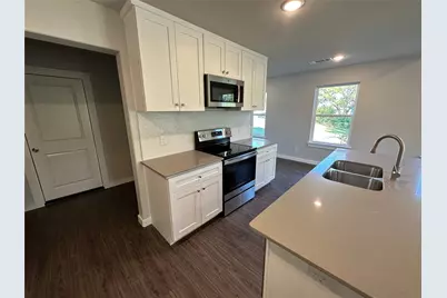 1702 E Powell Avenue, Fort Worth, TX 76104 - Photo 5