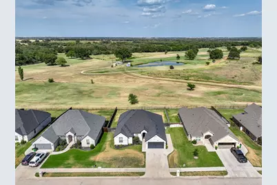 172 Crenshaw Court, Stephenville, TX 76401 - Photo 3