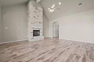 172 Crenshaw Ct, Stephenville, TX 76401 - Photo 9