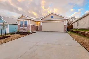 1805 Pentro Pkwy, Providence Village, TX 76227 - Photo 3