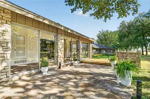 3902 Laramie Dr, Granbury, TX 76049 - Photo 5