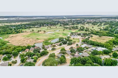 3406 Country Club Drive, Grand Prairie, TX 75052 - Photo 31