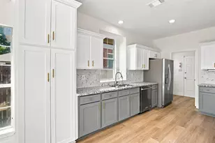 2124 Newport Dr, Flower Mound, TX 75028 - Photo 11