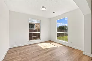2124 Newport Dr, Flower Mound, TX 75028 - Photo 7