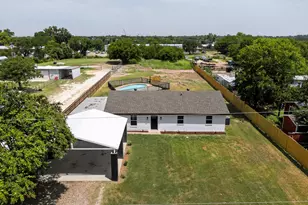 208 Ponderosa Ln, Burleson, TX 76028 - Photo 19